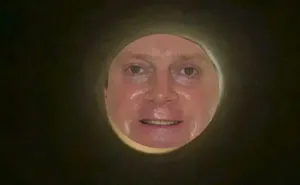 Apparently, If You Take A Selfie Through A Toilet Roll Tube You'll Look Like The Moon, And The Pics Are Mildly Funny