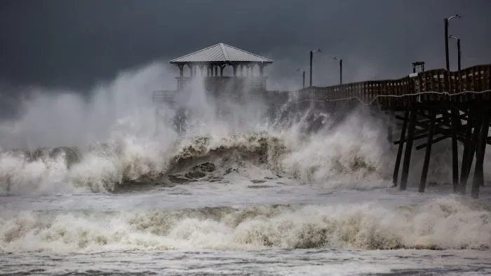 A Live Storm Record On The Beach!!