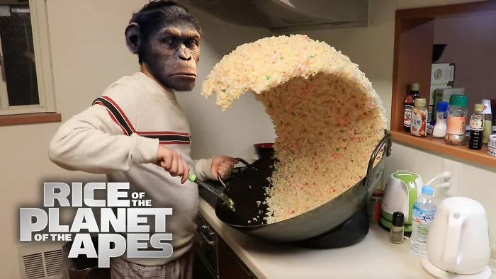 Alguien publica la foto de un chico junto a una ola gigante de arroz y la gente empieza a photoshopearlo de inmediato