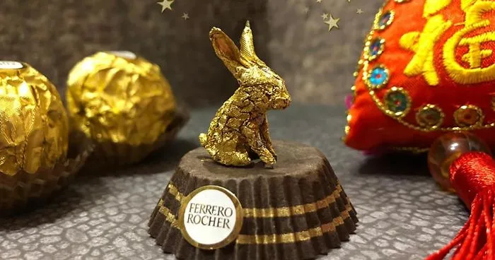 Chinese Artist Creates Tiny Sculptures Using Ferrero Rocher Packaging (28 Pics)