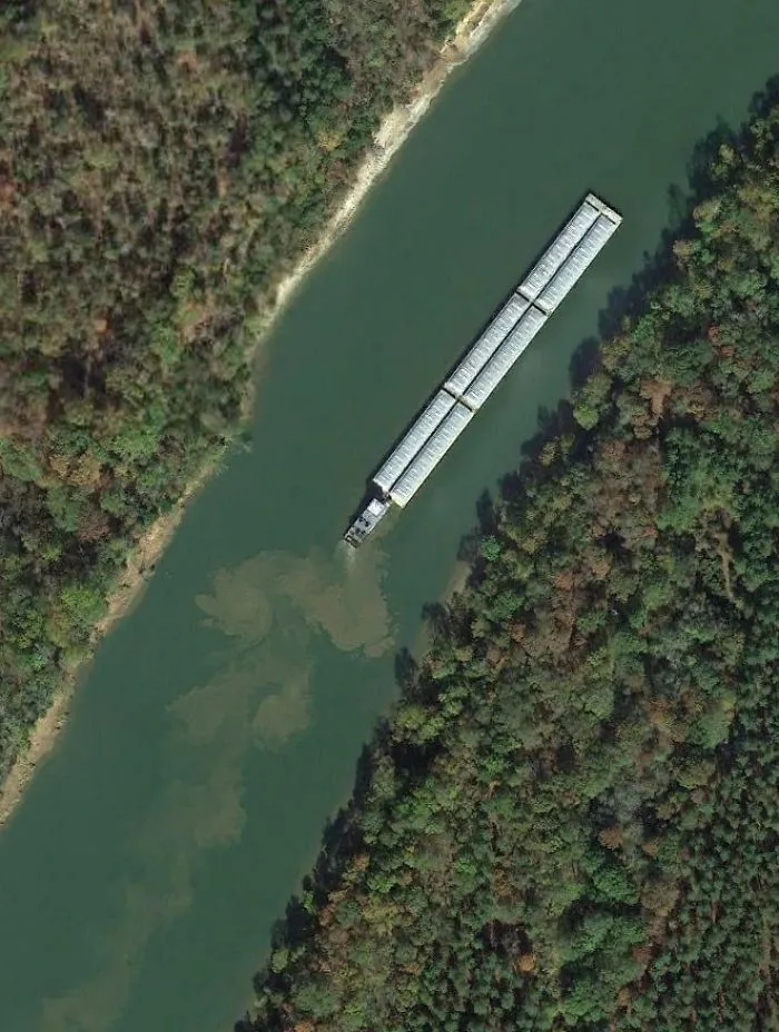 Este hombre comparte 30 de sus descubrimientos más interesantes en Google Earth