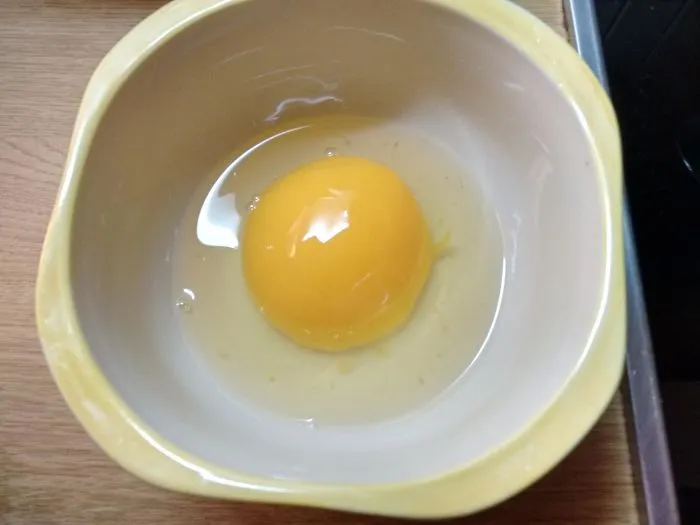 This Tinned Peach Half In Syrup Looks Like A Massive Cracked Egg