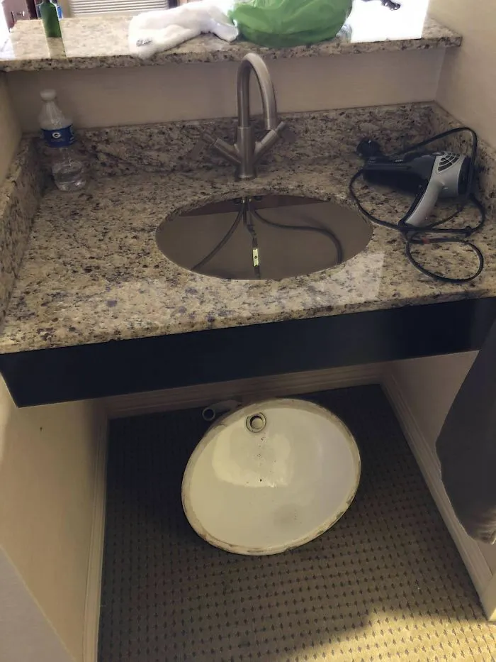 El lavabo se acaba de caer