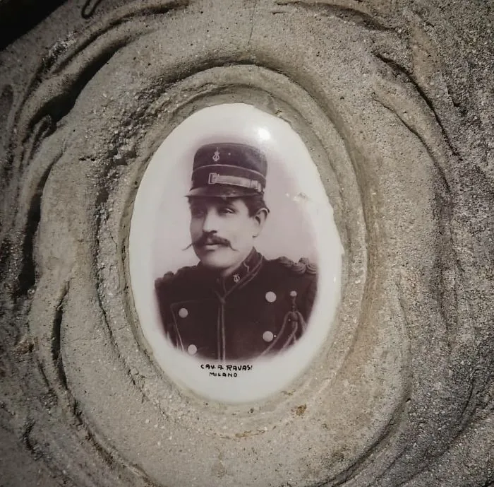 30 Fotos fascinantes que encontré en tumbas antiguas de cementerios italianos