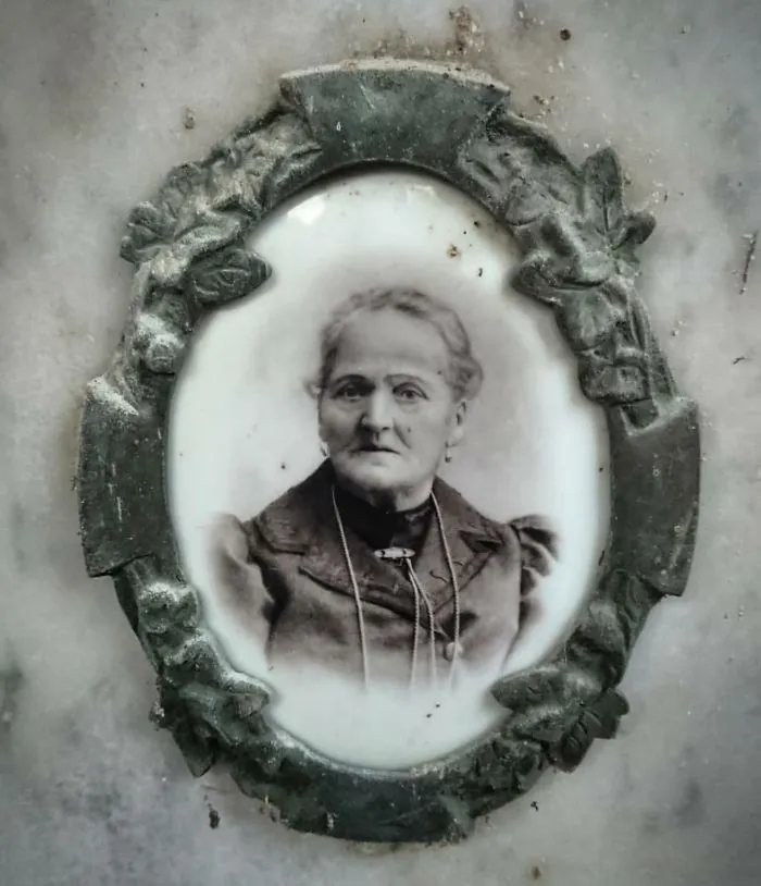 30 Fotos fascinantes que encontré en tumbas antiguas de cementerios italianos