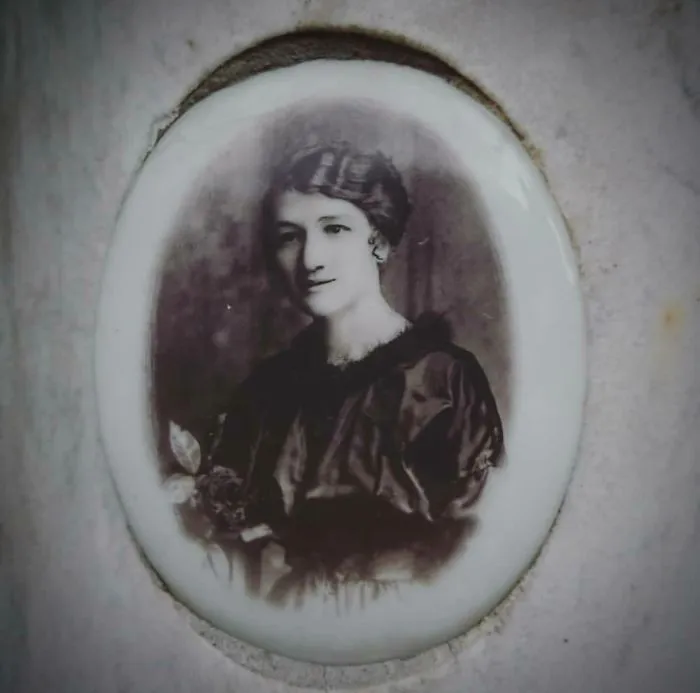 30 Fotos fascinantes que encontré en tumbas antiguas de cementerios italianos