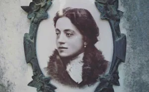 30 Photos Of Fascinating Photographs I Found On Old Tombstones In Italian Cemeteries