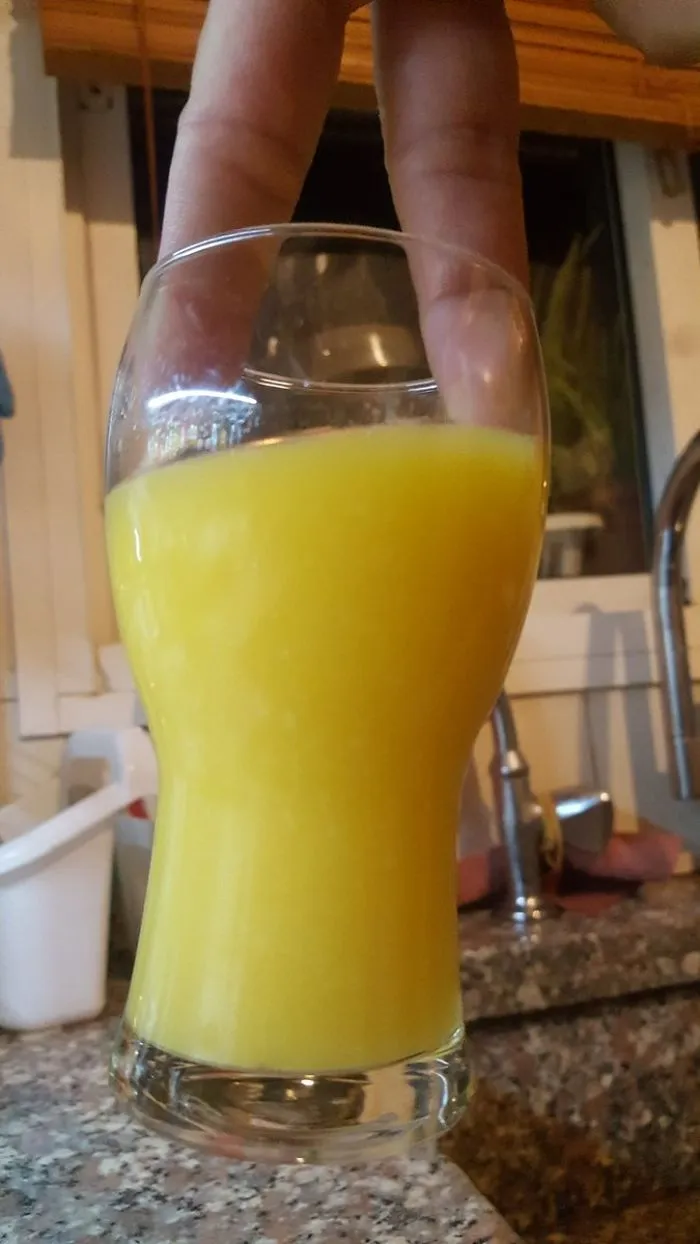 Someone On Twitter Asks 'What's The Worst Way To Hold Your Drink' And Here Are 30 Of The Best Responses