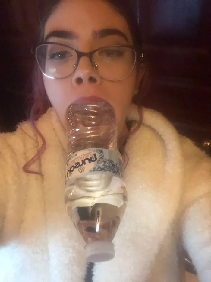Someone On Twitter Asks 'What's The Worst Way To Hold Your Drink' And Here Are 30 Of The Best Responses