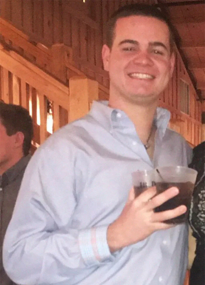Someone On Twitter Asks 'What's The Worst Way To Hold Your Drink' And Here Are 30 Of The Best Responses
