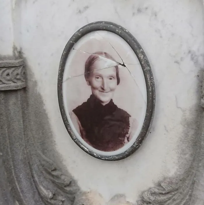 30 Fotos fascinantes que encontré en tumbas antiguas de cementerios italianos
