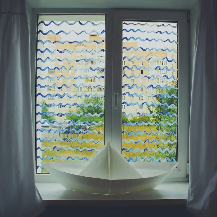 Russian Artist Transforms Everyday Objects Into "Something Else"