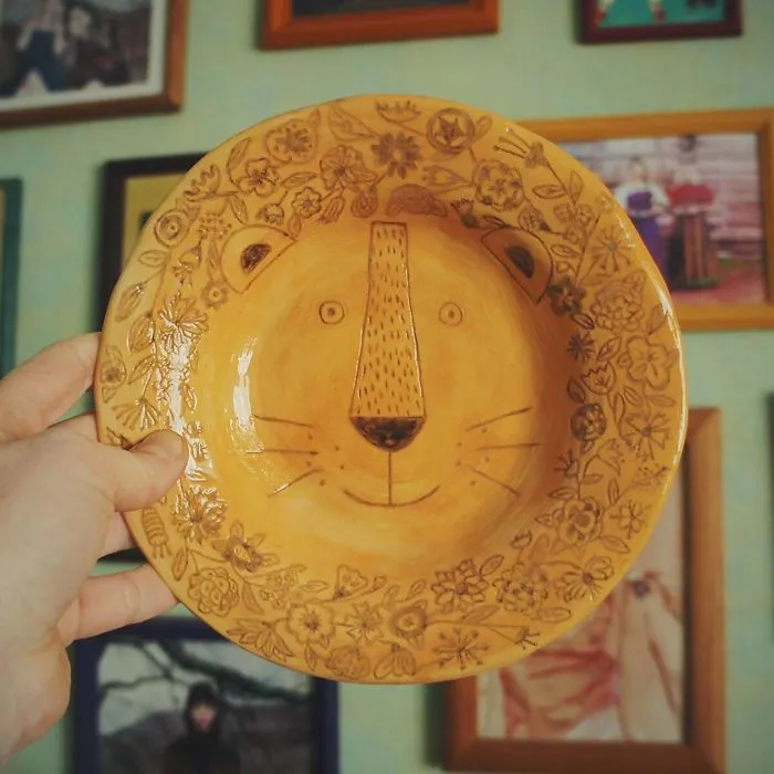 Russian Artist Transforms Everyday Objects Into "Something Else"