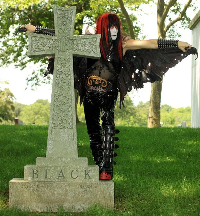 38 Extrañas fotos de bandas metaleras tan horribles que son geniales