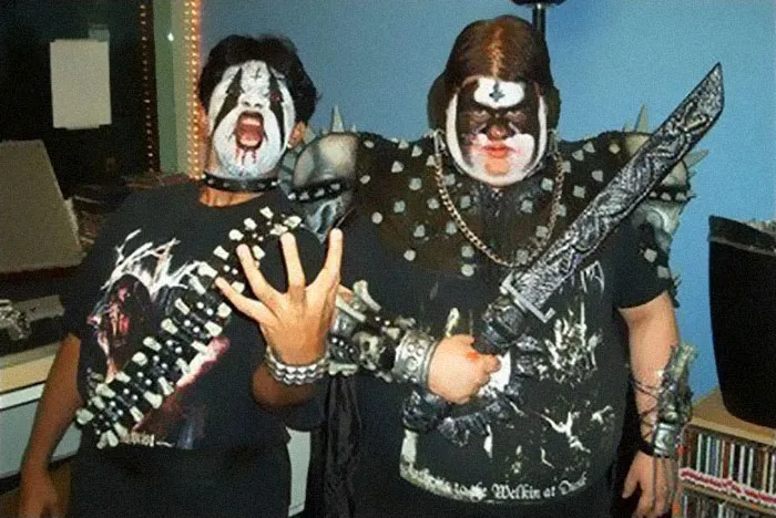38 Extrañas fotos de bandas metaleras tan horribles que son geniales