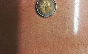 So, Can Anyone Please Tell Me If This Is Faulty And If It's Worth Anything?