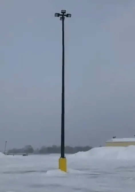 Cadillac Michigan The Light Poles Are Shivering. Science Mannn