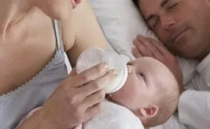 Mom Writes An Honest Poem At 4 A.M. About Her Husband Who Sleeps Instead Of Helping With The Baby
