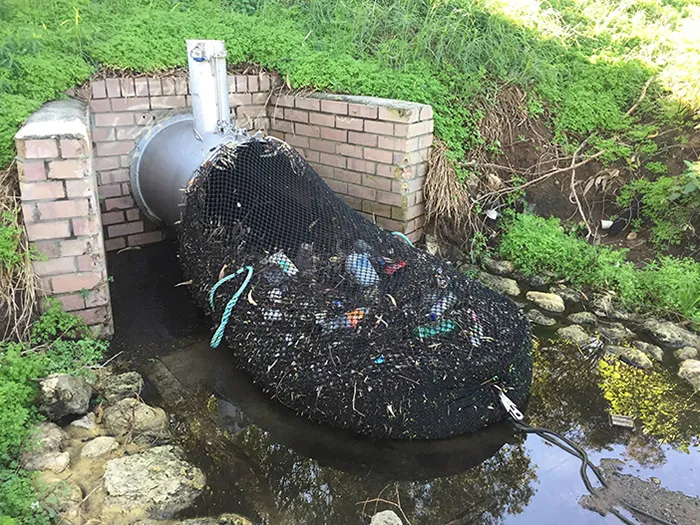 Australian Town Comes Up With A Genius Way Of Stopping Pollution By Simply Using A Net