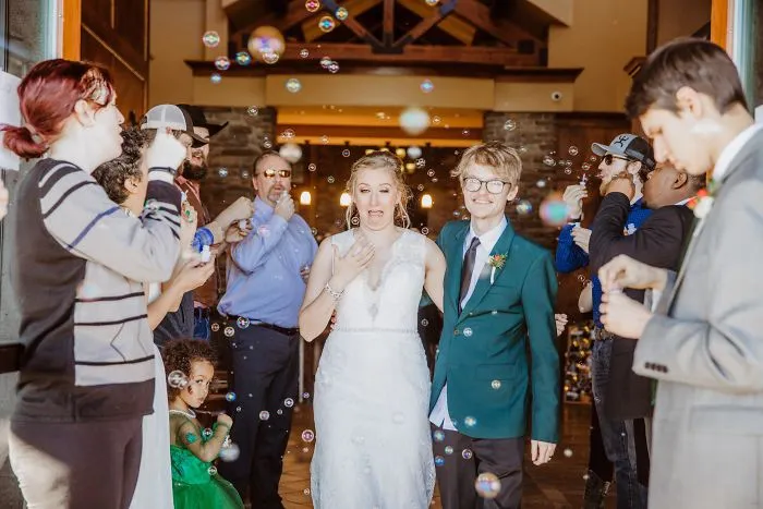 Mi foto favorita de mi boda y se me metió una burbuja en el ojo