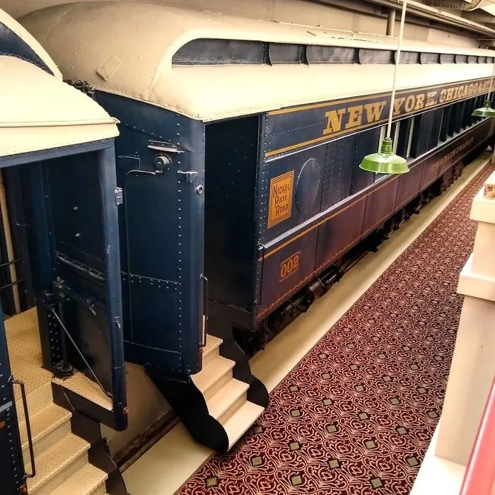 Este hotel solía ser una estación de ferrocarril, y tenía dentro un tren de verdad, con habitaciones en cada vagón