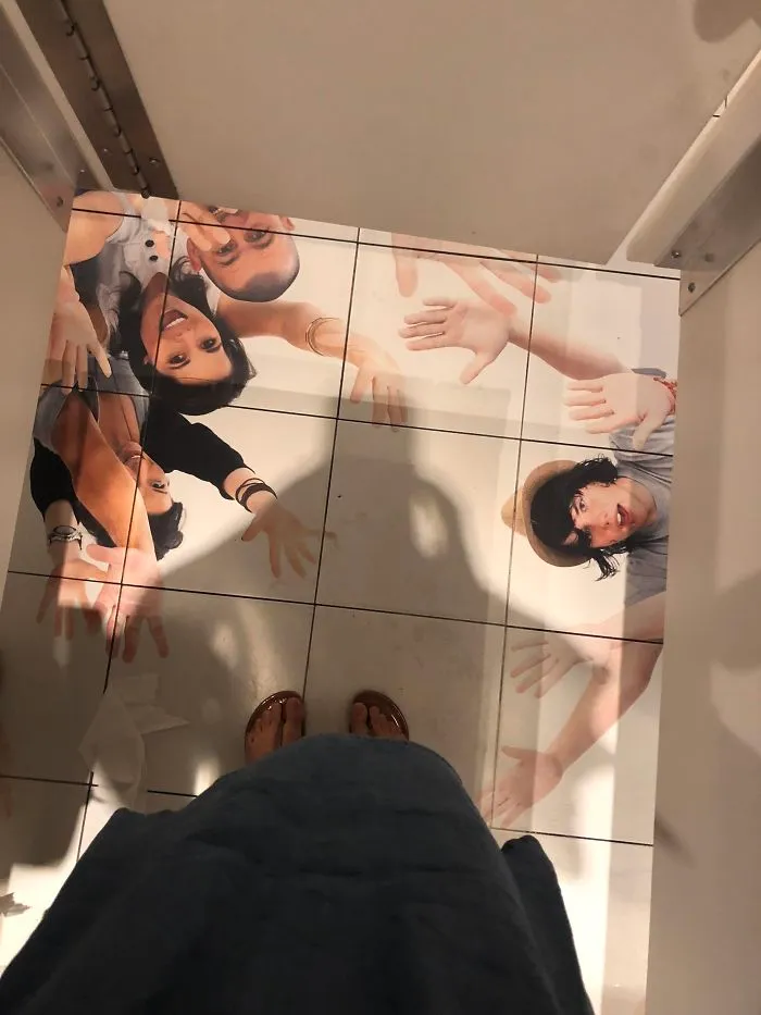 El suelo del retrete