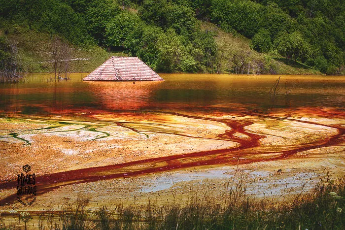 Geamana Lake: Amalgam Of Lively Colors That Flood A Dead Land