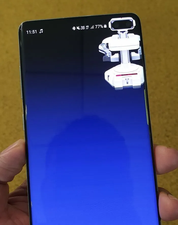 20 Of The Best Wallpapers People Have Created To Hide Camera Cutout In New Samsung Phones