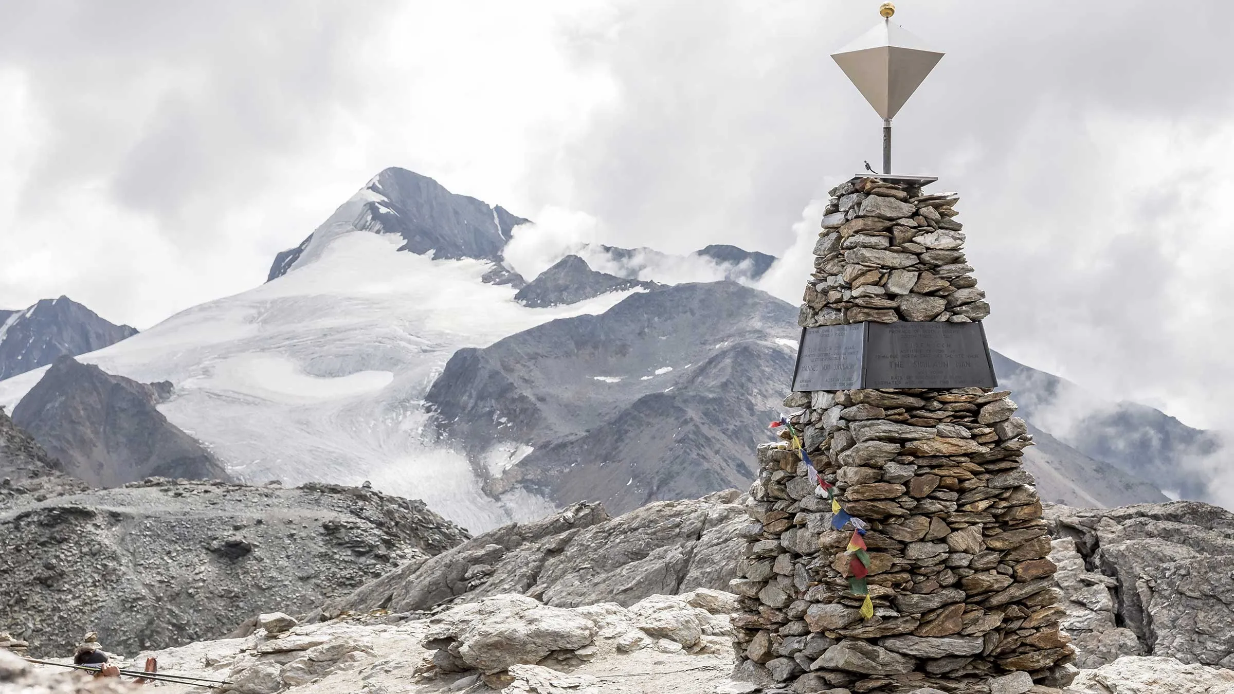 28 Years Ago, A Couple Hiking In The Alps Found A Perfectly Preserved Corpse, And We're Still Solving His 5300-Year-Old Murder Case Today