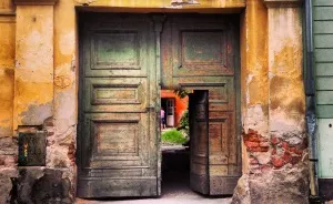 I Travel The World To Take Photos Of Doors