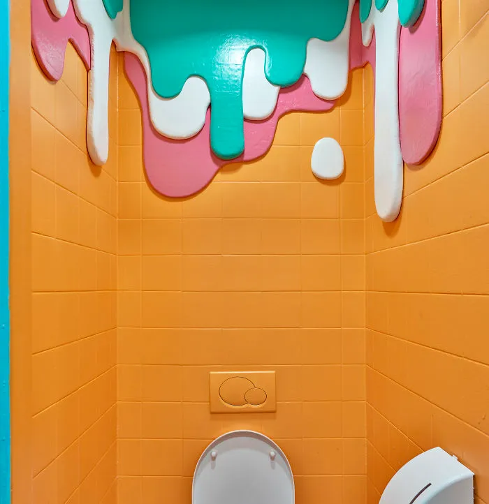 This Company Turned An Office Bathroom Into Selfie Heaven