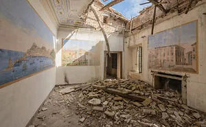 I Photographed Incredible Paintings That People Have Left Behind In Abandoned Buildings (30 Pics)