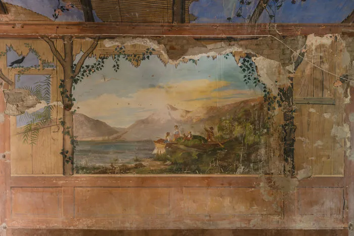 I Photographed Incredible Paintings That People Have Left Behind In Abandoned Buildings (30 Pics)