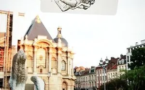 I "Complete" Things I Find In My Environment With My Drawings (30 Pics)