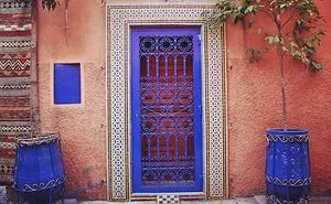 I Travel The World To Take Photos Of Doors