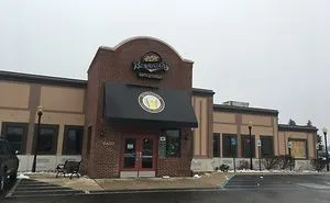 I Track Down And Eat At The Last Surviving Locations Of Nearly Defunct Restaurant Chains