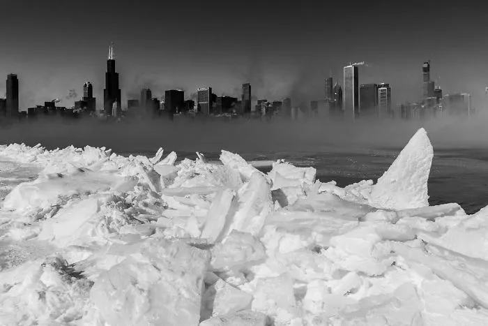 I Went Out In Chicago During The Polar Vortex (-29°c) And Took Photos Along The Lakefront