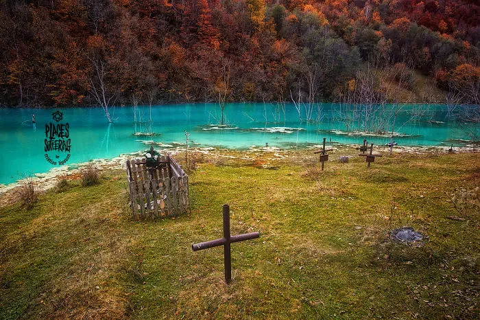 Geamana Lake: Amalgam Of Lively Colors That Flood A Dead Land