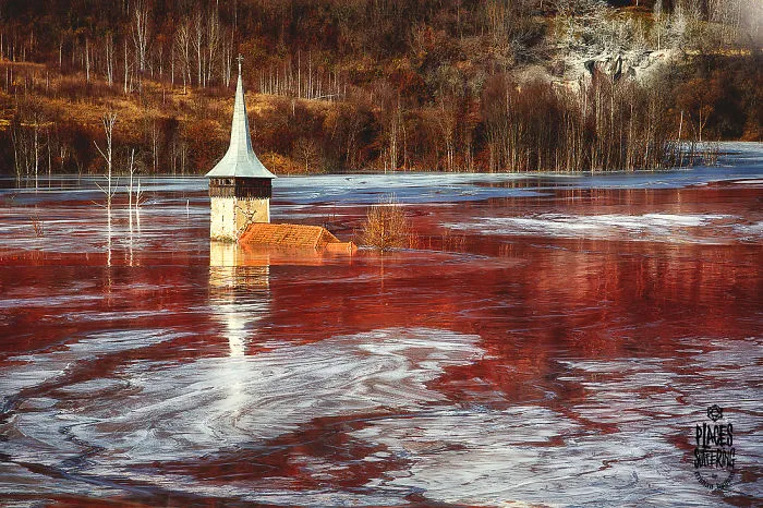 Geamana Lake: Amalgam Of Lively Colors That Flood A Dead Land