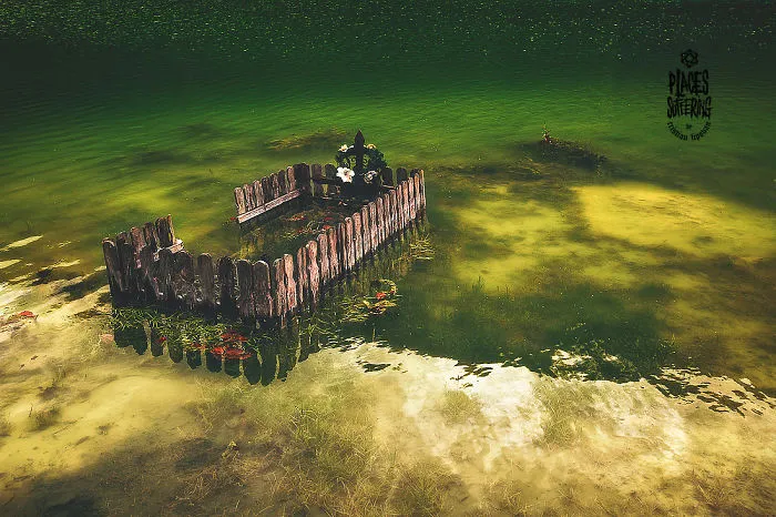 Geamana Lake: Amalgam Of Lively Colors That Flood A Dead Land