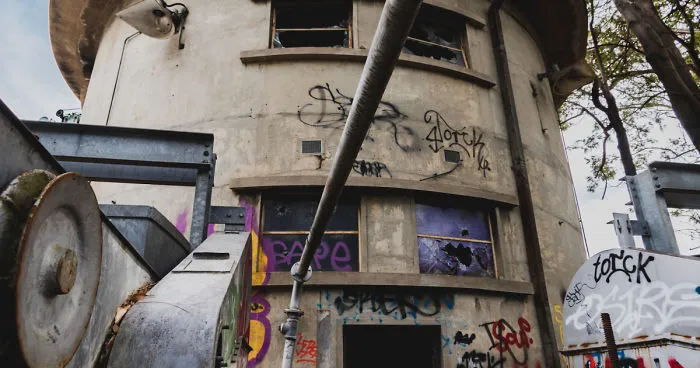 I Explored An Abandoned Factory, Follow Along In 20 Pictures