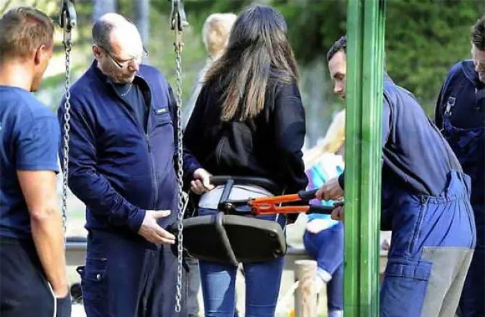 Es un columpio para bebés, por favor