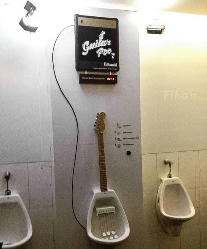 Retrete guitarra que reproduce lo que tocas para todos los demás