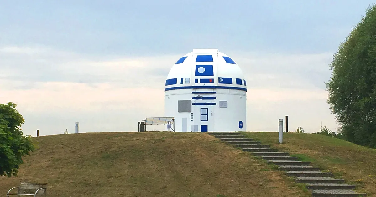 Este profesor aleman fan de Star Wars ha repintado un observatorio como si fuera R2-D2