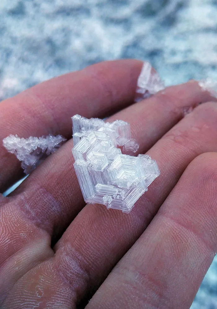 Grandes cristales de hielo en Suiza