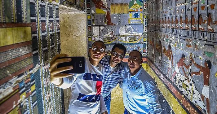 Archeologists Uncover 4,000-Year-Old Tomb In Egypt And It Looks Like It's Been Just Painted