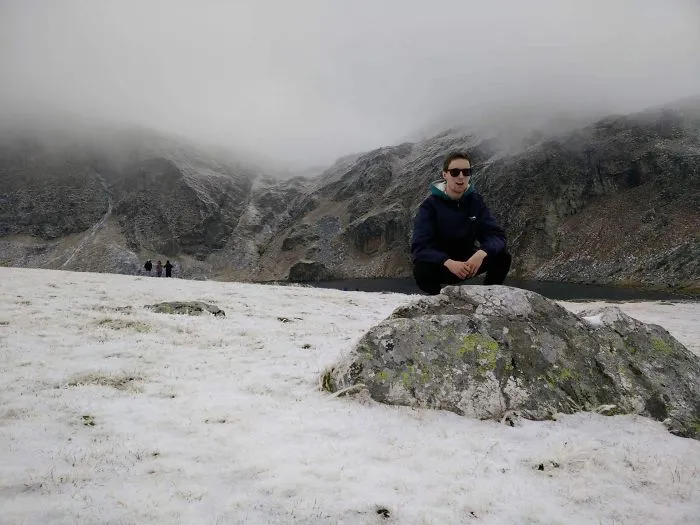 Parezco enorme en esta foto