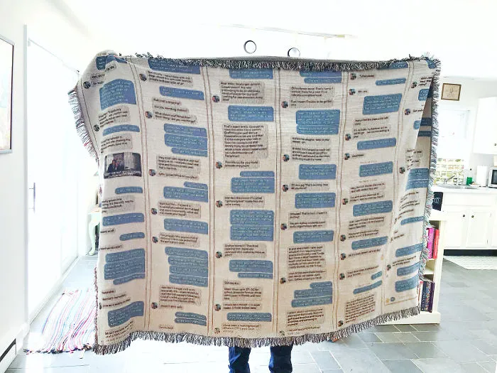 My Girlfriend And I Celebrated Our 1-Year Anniversary. We Met On Tinder, So Naturally I Had Our First Conversation Printed On A Blanket