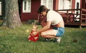 23 Vintage Photos Of Old-School Parenting That Would Never Fly Today