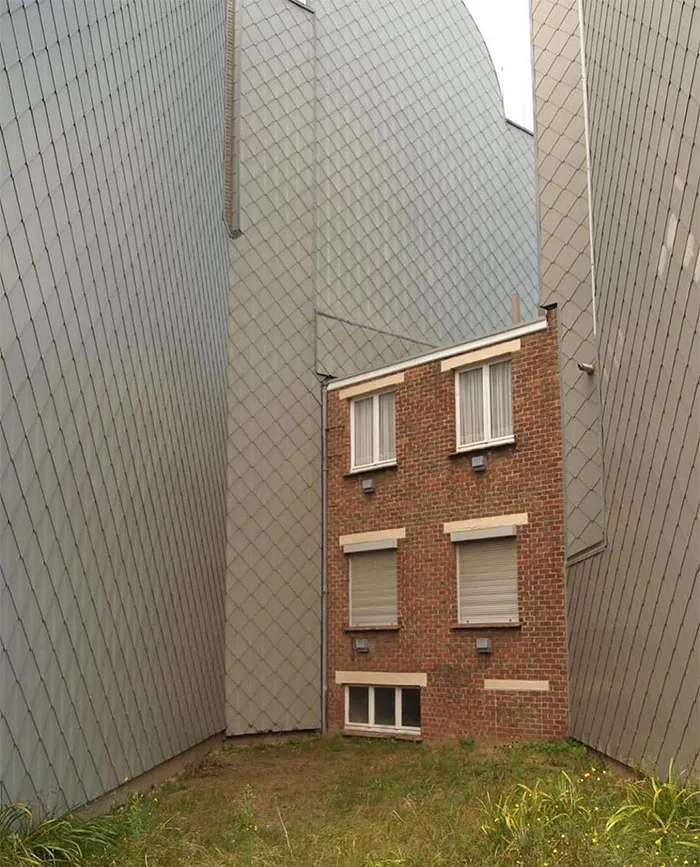 Belgian Guy Documents Ugly Houses He Sees And They're So Bad, It's Hilarious (30 Pics)